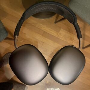 Personalized AirPods Max - Space Gray purchased January 2021